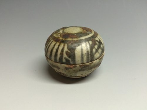 宋胡録鉄釉盒子(見立て香合)