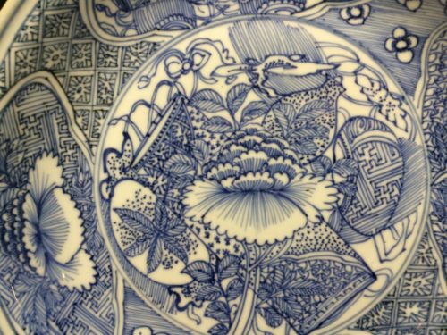 青花漏彩草花文盤(古染付)